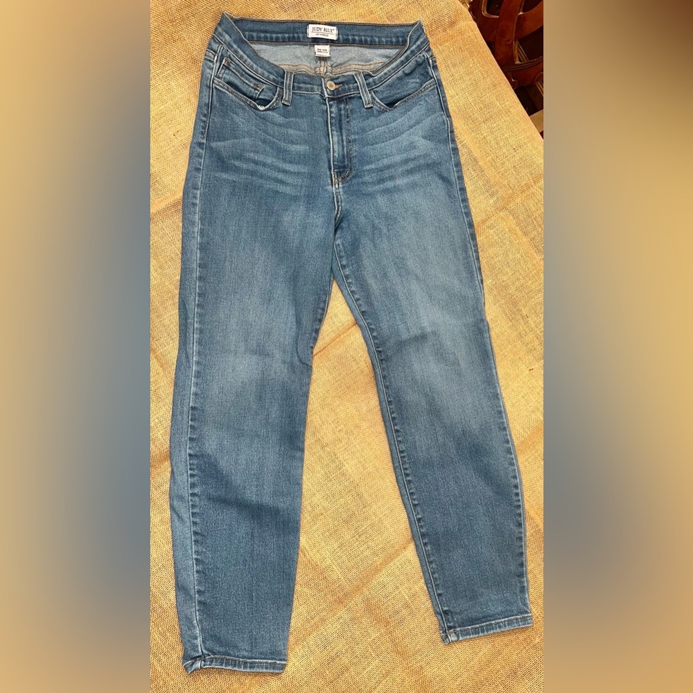 Judy Blue Classic Blue Denim Jeans with Contrast Stitching